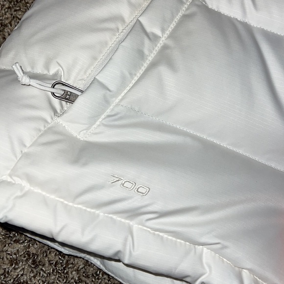 COPY - Brand new Women’s white North face vest - Picture 4 of 6